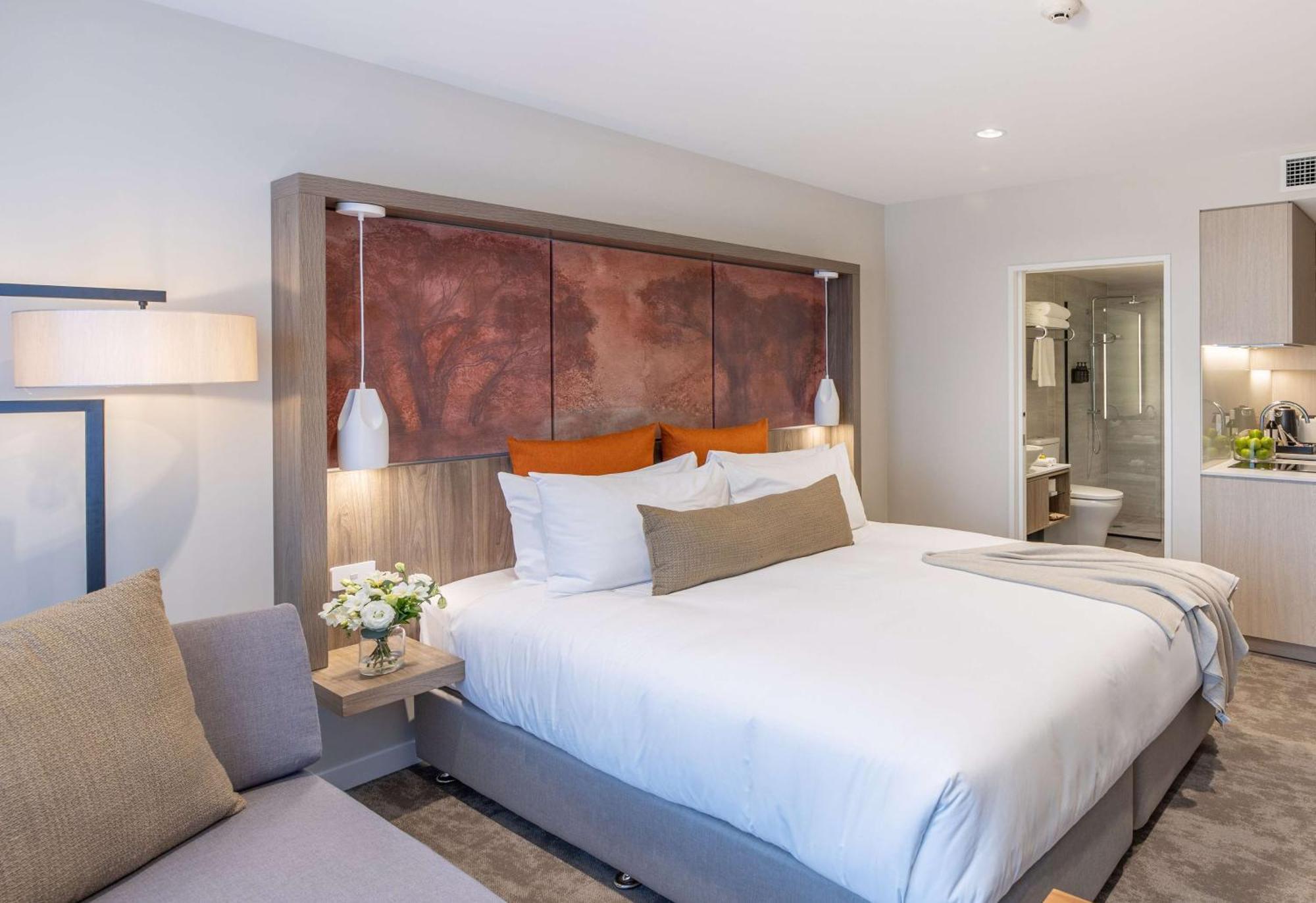 Sudima Christchurch City Exteriér fotografie A bedroom at the hotel